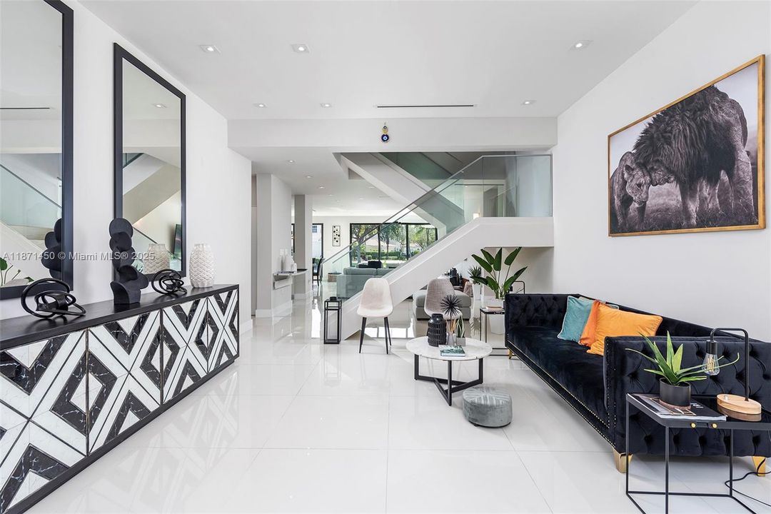 В аренду: $27,950 (5 спален, 6 ванн, 4021 Квадратных фут)