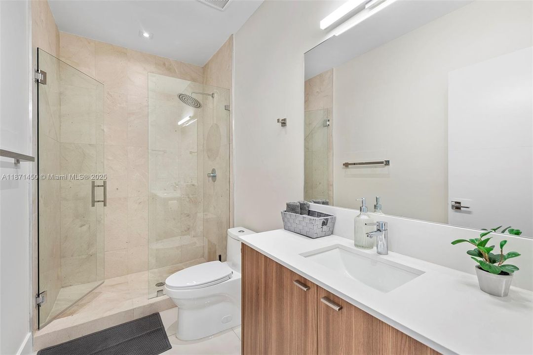 В аренду: $27,950 (5 спален, 6 ванн, 4021 Квадратных фут)