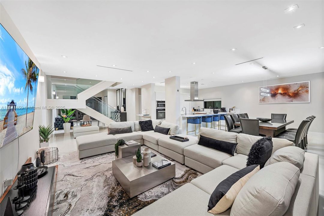 В аренду: $27,950 (5 спален, 6 ванн, 4021 Квадратных фут)