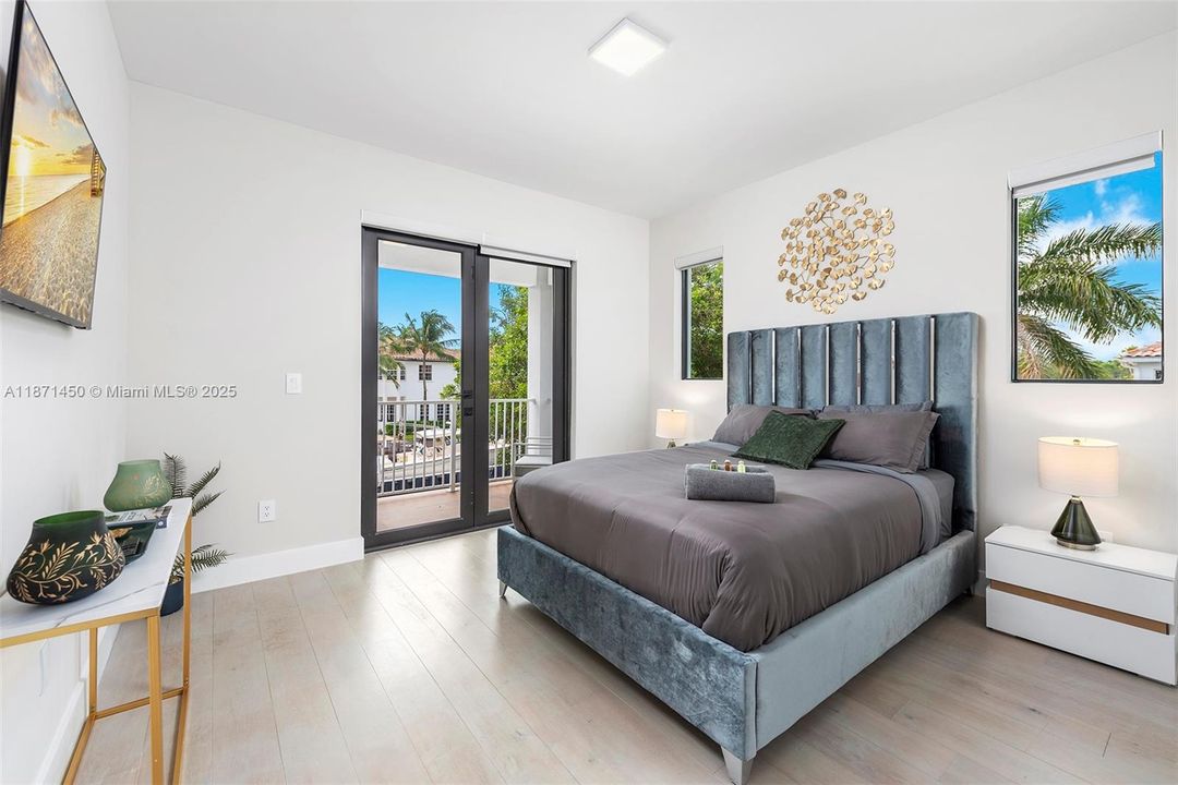 В аренду: $27,950 (5 спален, 6 ванн, 4021 Квадратных фут)