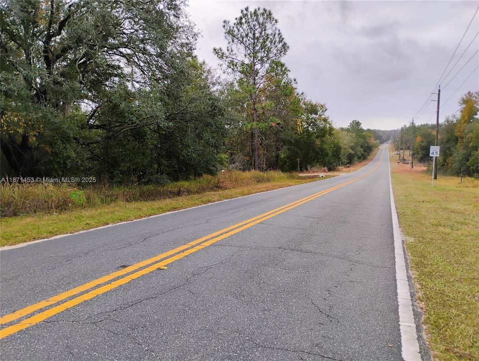 На продажу: $50,999 (2.58 acres)