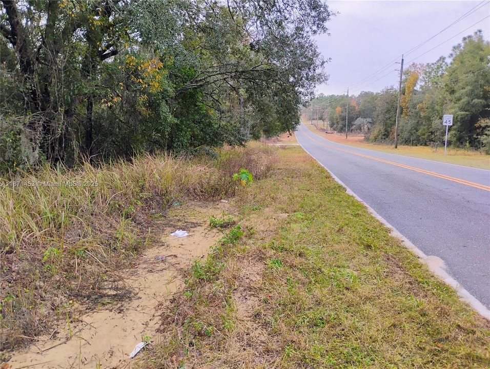 На продажу: $50,999 (2.58 acres)