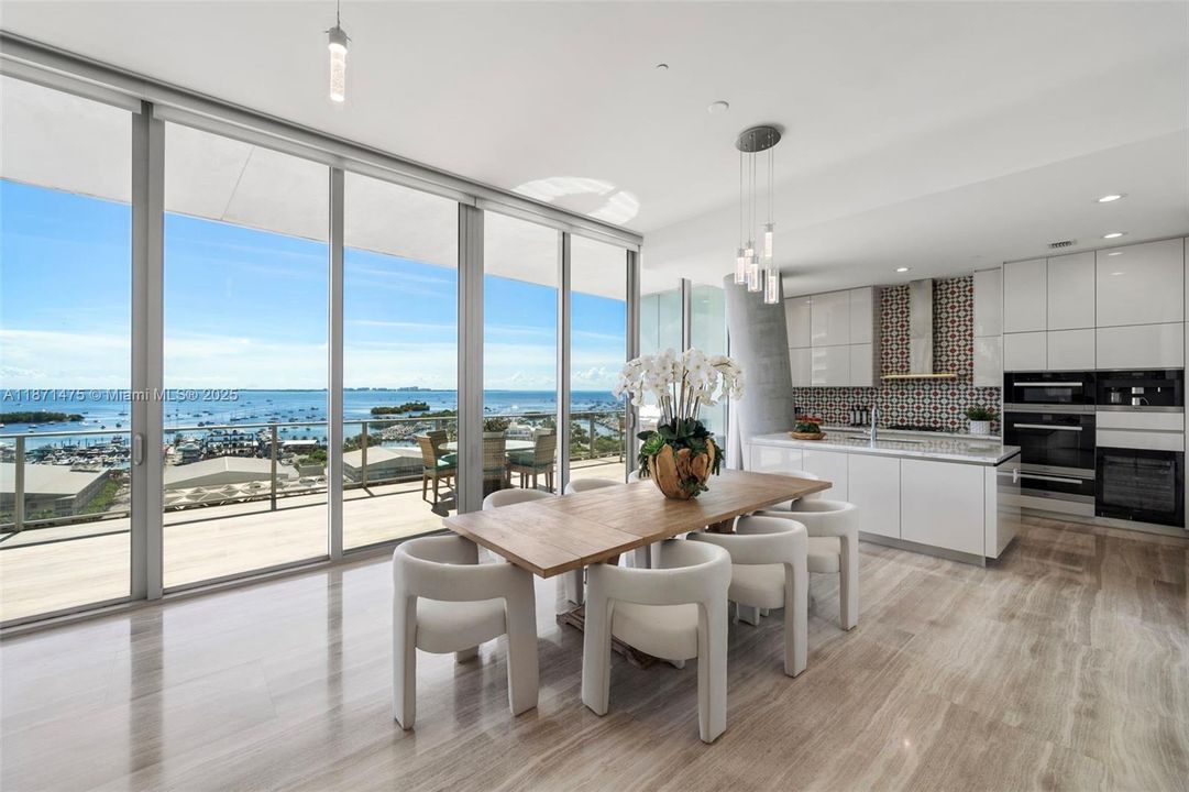 Recientemente alquilado: $31,000 (3 camas, 3 baños, 2404 Pies cuadrados)