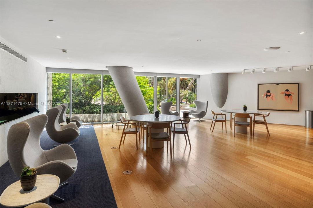 Recientemente alquilado: $31,000 (3 camas, 3 baños, 2404 Pies cuadrados)