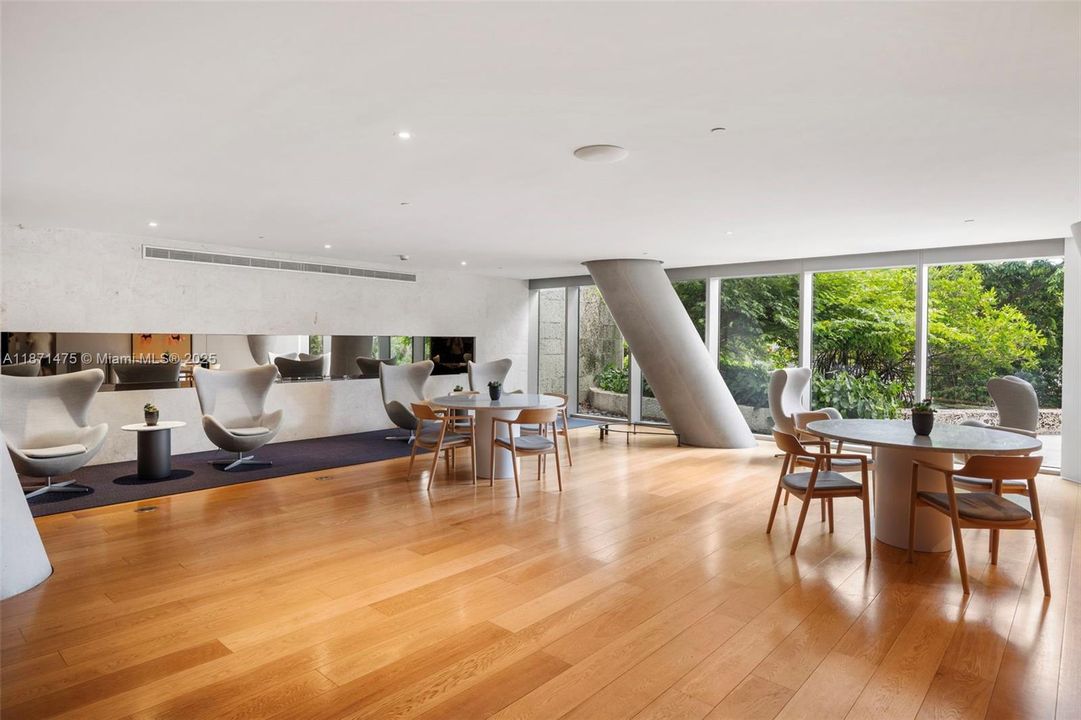 Recientemente alquilado: $31,000 (3 camas, 3 baños, 2404 Pies cuadrados)