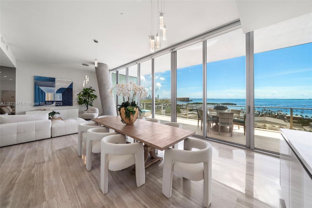 Recientemente alquilado: $31,000 (3 camas, 3 baños, 2404 Pies cuadrados)