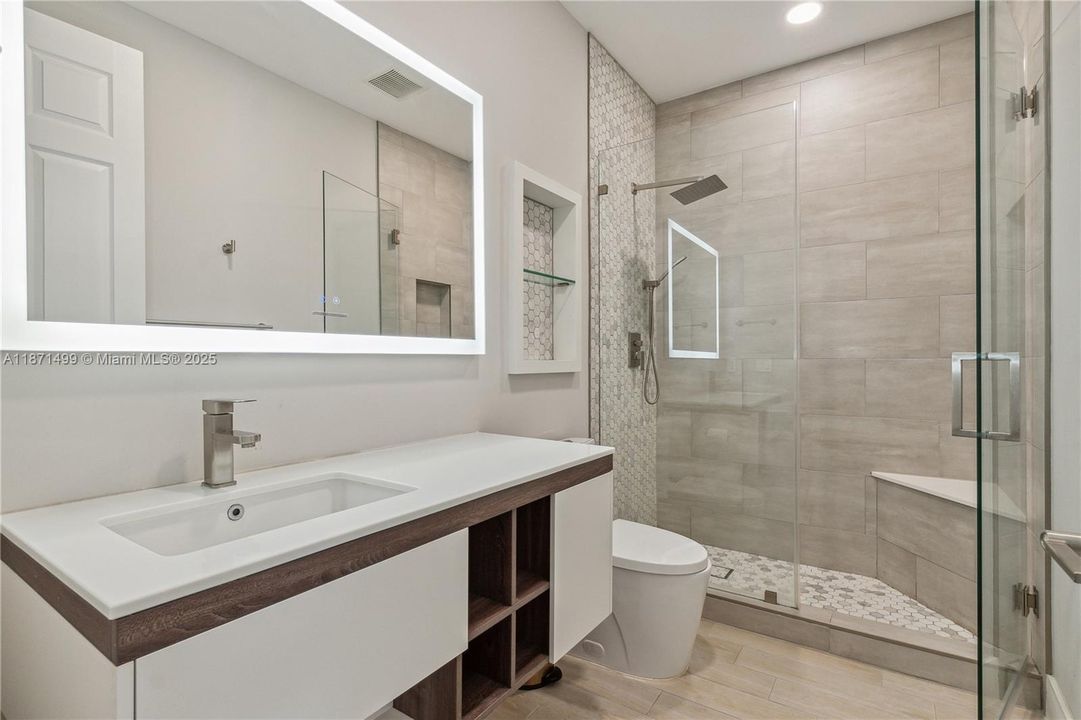 待售: $2,650,000 (5 贝兹, 5 浴室, 4858 平方英尺)