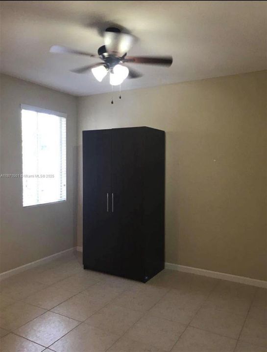For Rent: $1,200 (1 beds, 1 baths, 1850 Square Feet)
