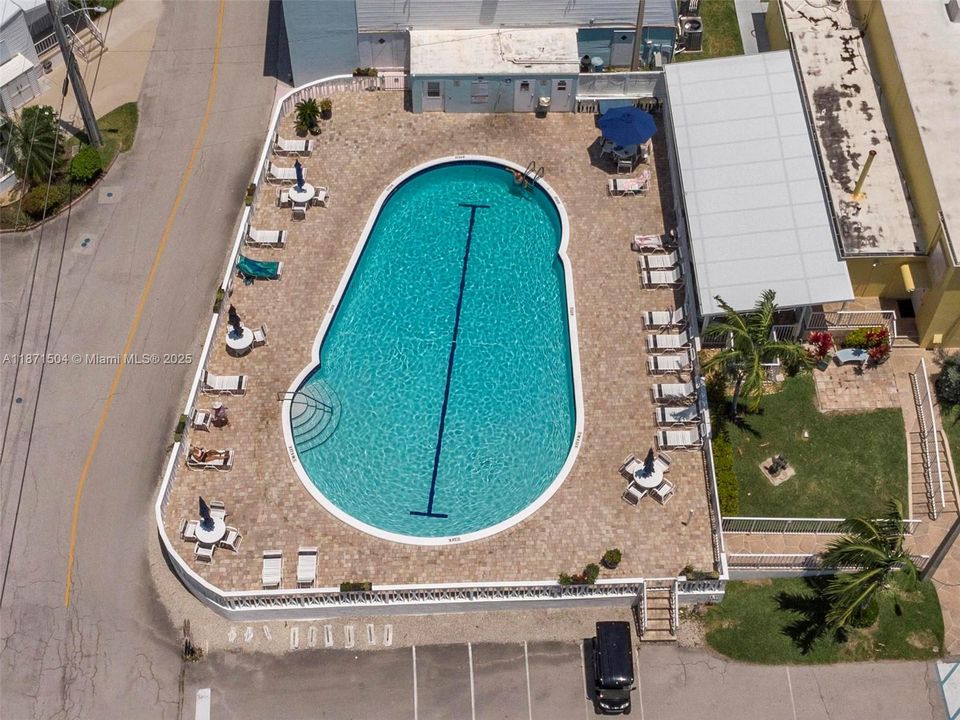 На продажу: $369,000 (2 спален, 1 ванн, 730 Квадратных фут)