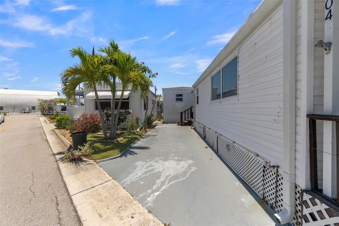 На продажу: $369,000 (2 спален, 1 ванн, 730 Квадратных фут)