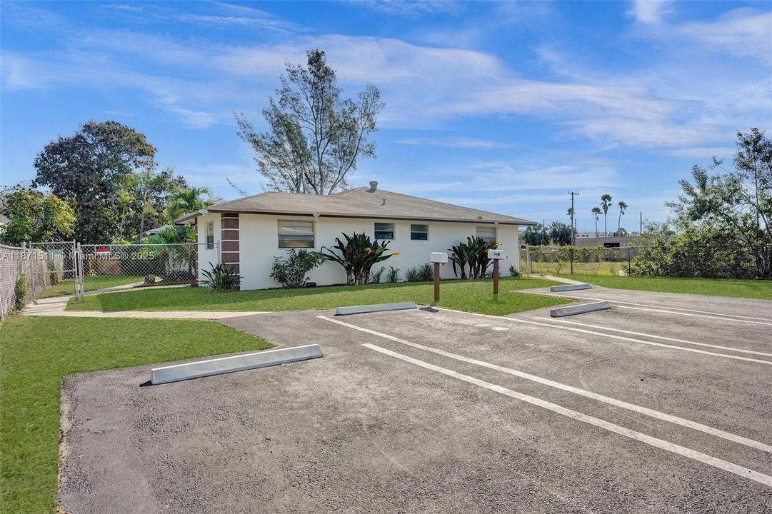 En Venta: $724,998 (0 camas, 0 baños, 2503 Pies cuadrados)