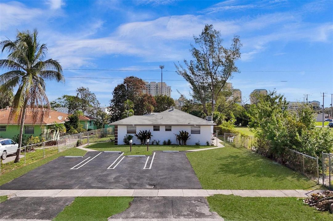 En Venta: $724,998 (0 camas, 0 baños, 2503 Pies cuadrados)