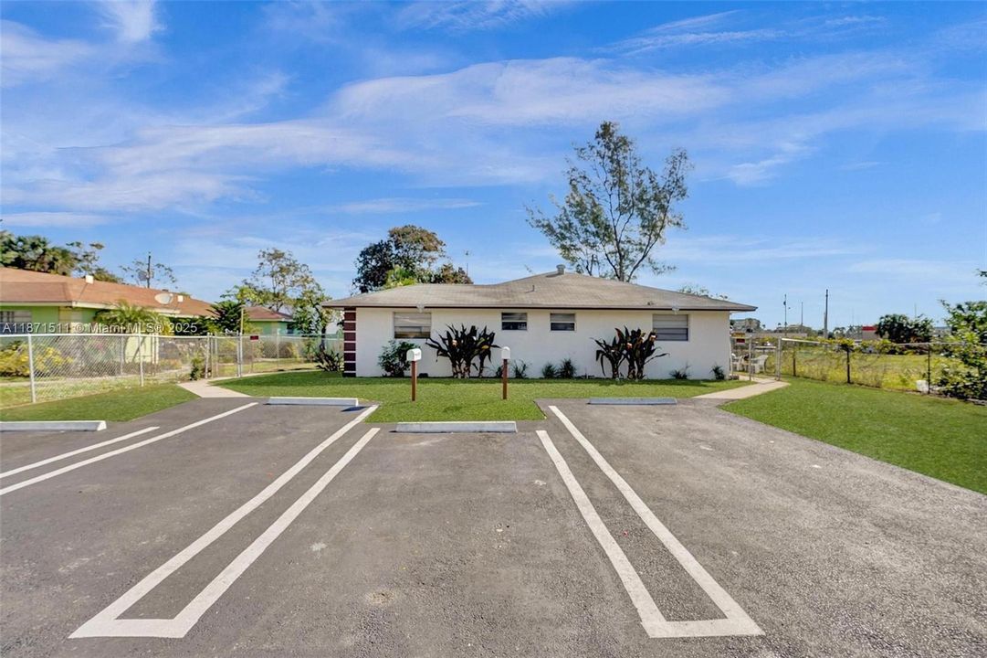 En Venta: $724,998 (0 camas, 0 baños, 2503 Pies cuadrados)