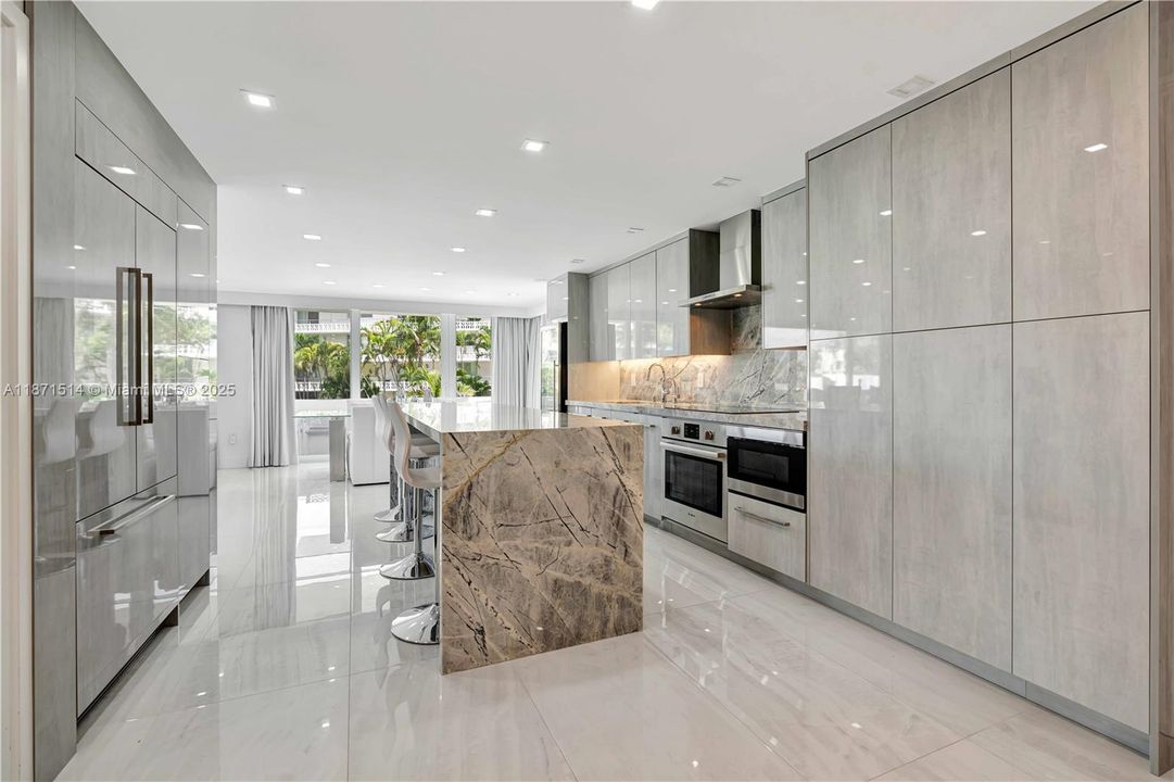 Recientemente alquilado: $27,000 (2 camas, 2 baños, 1644 Pies cuadrados)