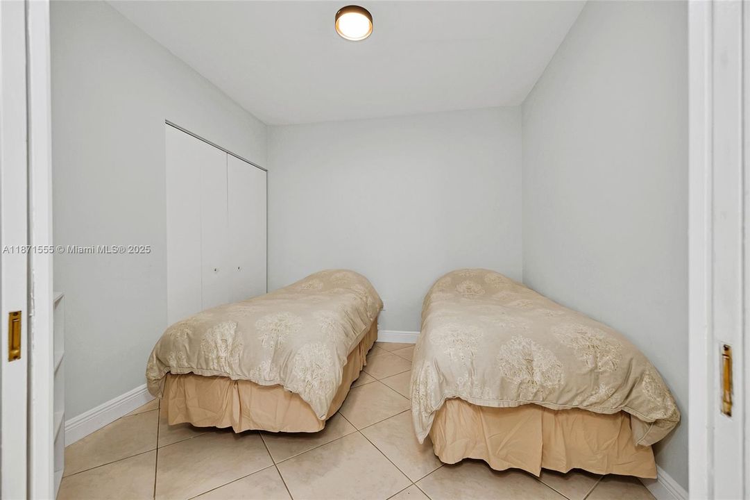 For Sale: $895,000 (2 beds, 2 baths, 1260 Square Feet)