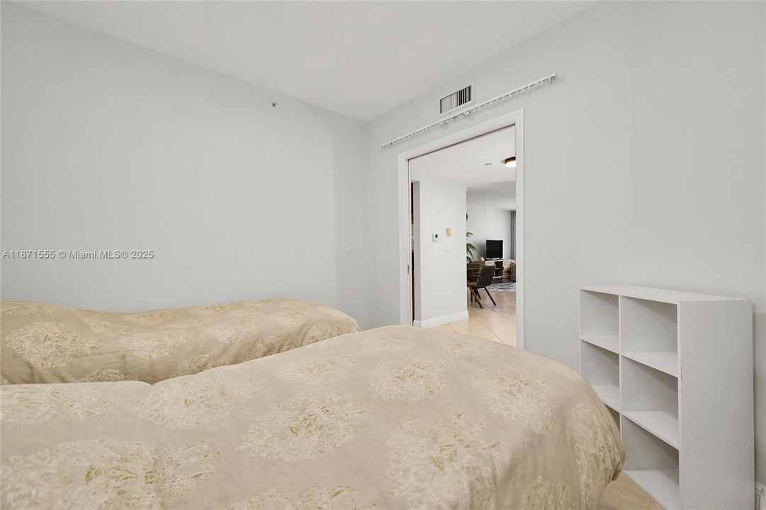 For Sale: $895,000 (2 beds, 2 baths, 1260 Square Feet)