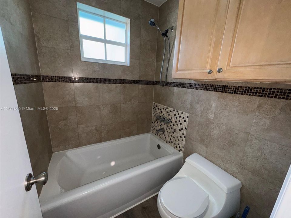 Recientemente alquilado: $3,200 (3 camas, 1 baños, 1300 Pies cuadrados)