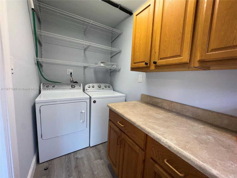 Recientemente alquilado: $3,200 (3 camas, 1 baños, 1300 Pies cuadrados)