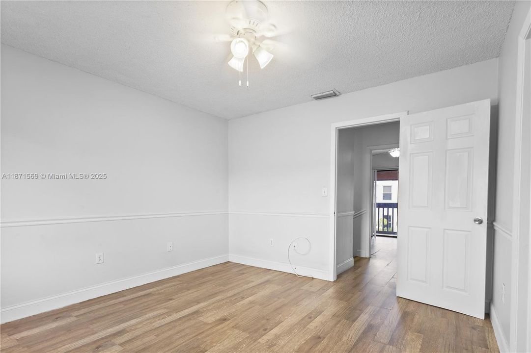 Active With Contract: $295,000 (2 beds, 2 baths, 1150 Square Feet)