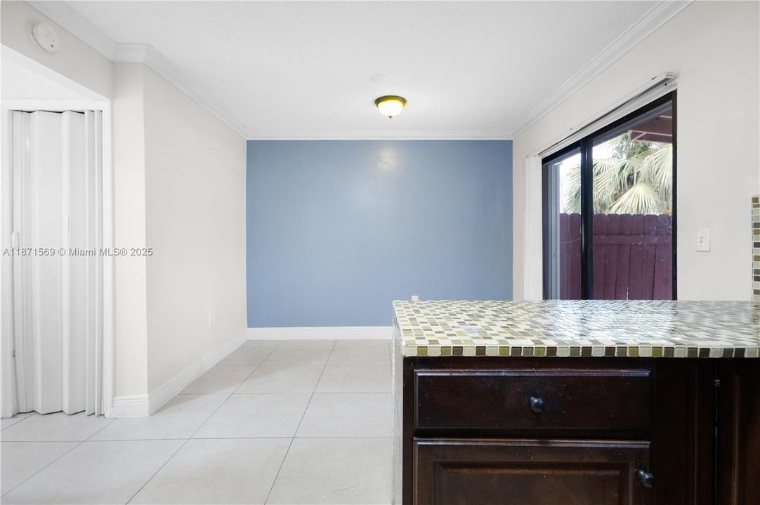 Active With Contract: $295,000 (2 beds, 2 baths, 1150 Square Feet)