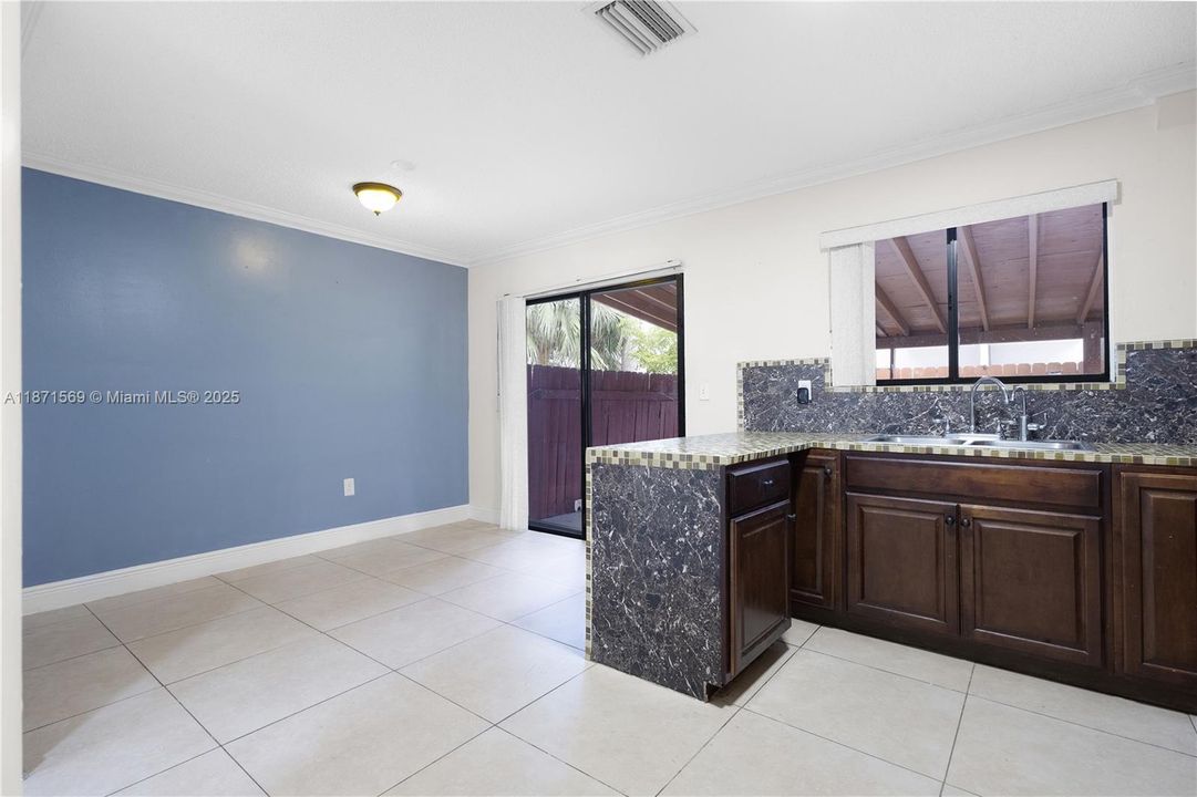 Active With Contract: $295,000 (2 beds, 2 baths, 1150 Square Feet)