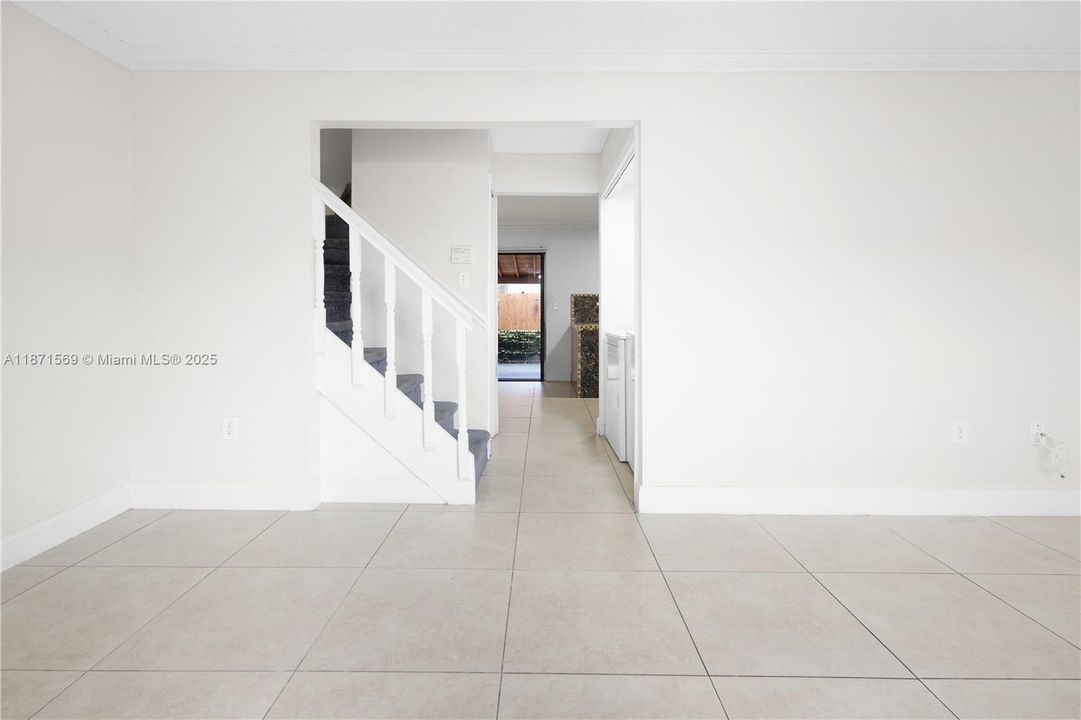 Active With Contract: $295,000 (2 beds, 2 baths, 1150 Square Feet)