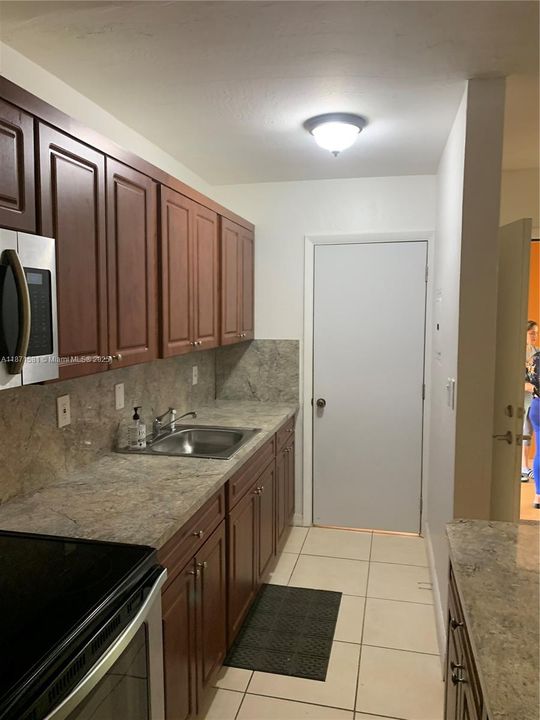 Activo con contrato: $230,000 (1 camas, 1 baños, 451 Pies cuadrados)