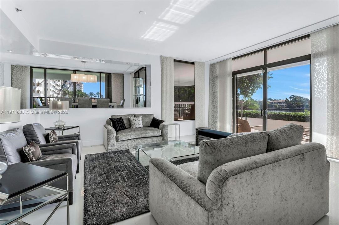 For Sale: $1,499,000 (2 beds, 2 baths, 2560 Square Feet)