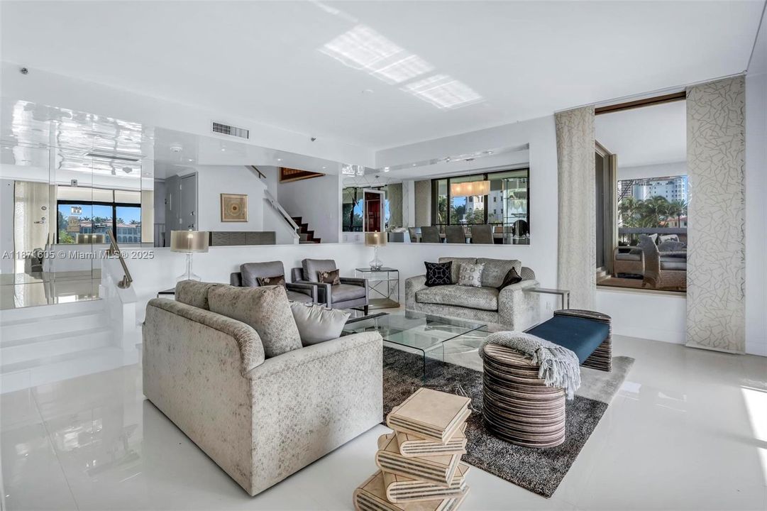 For Sale: $1,499,000 (2 beds, 2 baths, 2560 Square Feet)