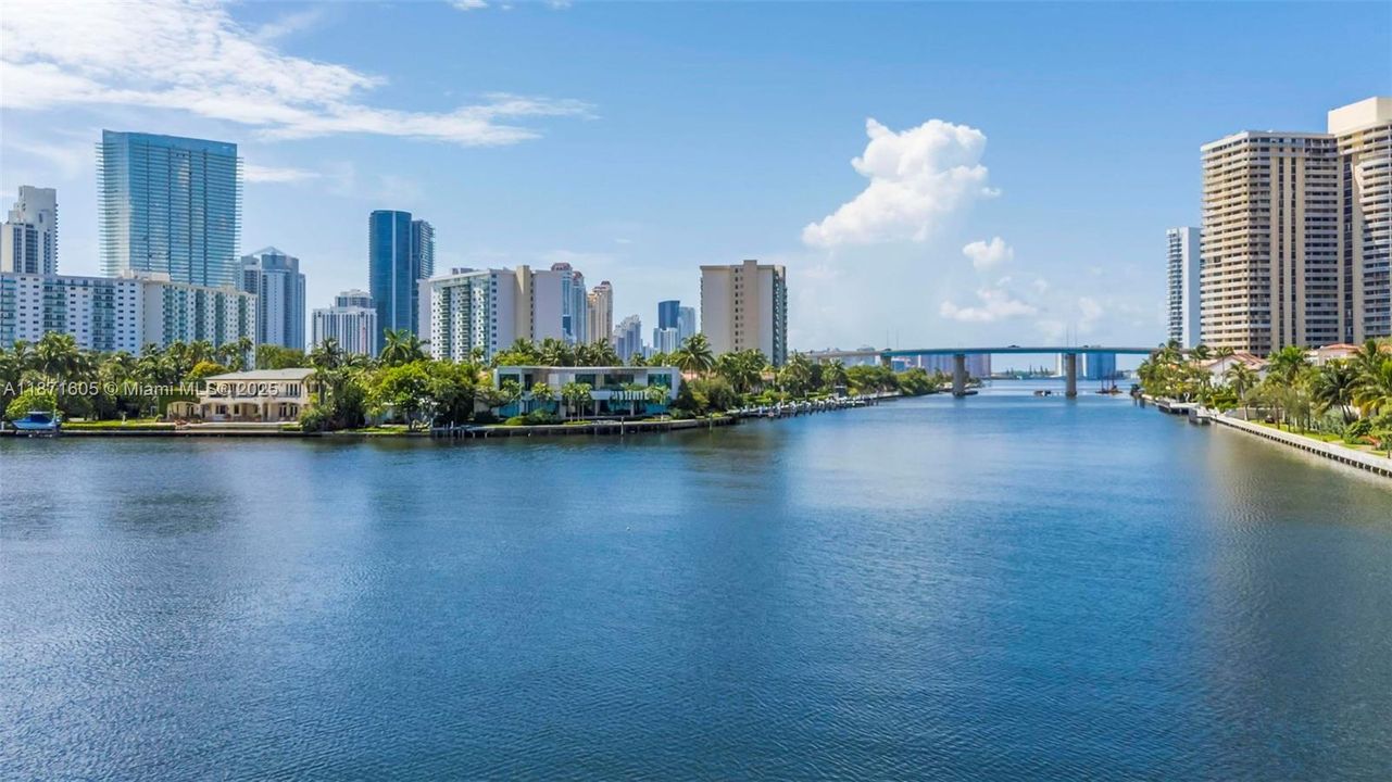 For Sale: $1,499,000 (2 beds, 2 baths, 2560 Square Feet)