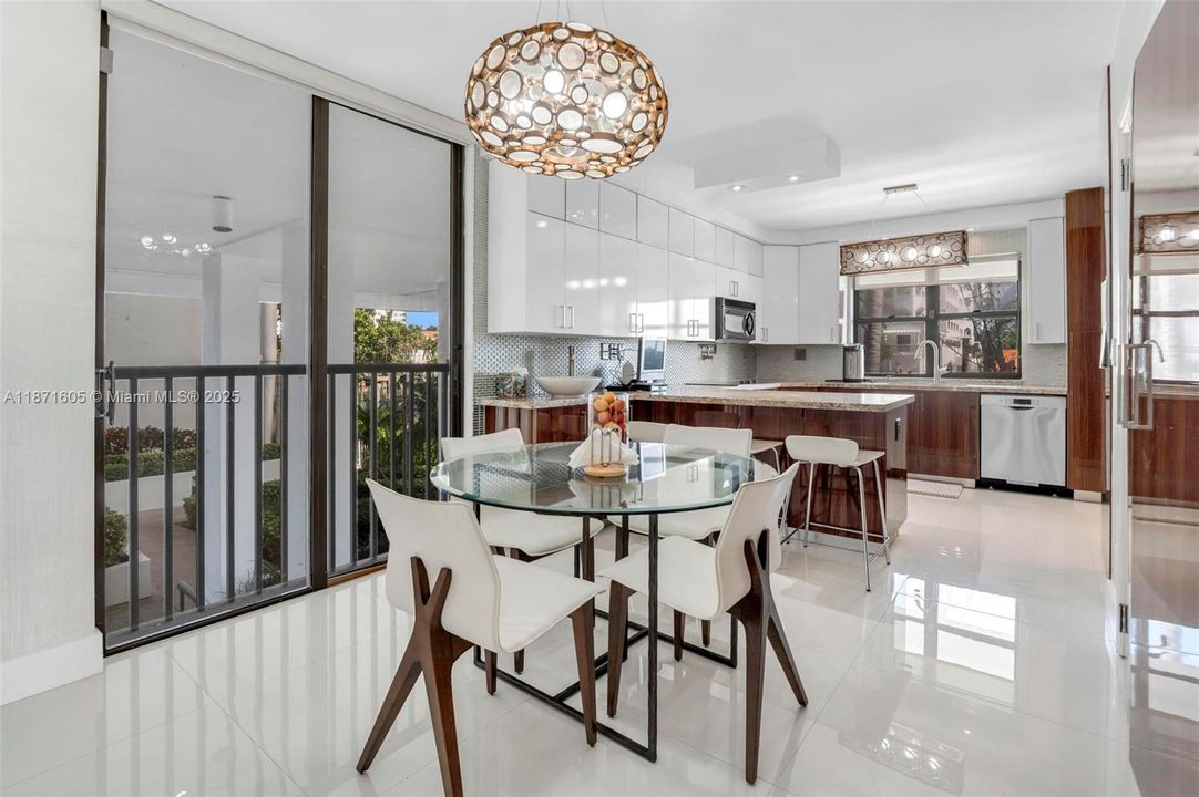 For Sale: $1,499,000 (2 beds, 2 baths, 2560 Square Feet)