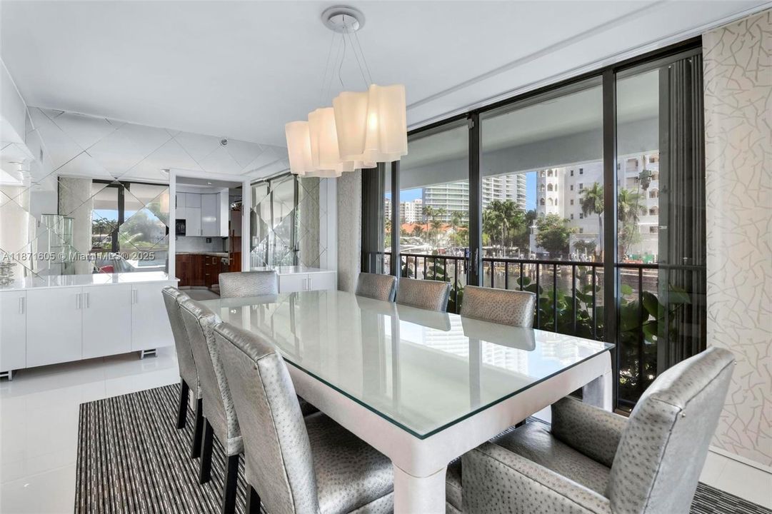 For Sale: $1,499,000 (2 beds, 2 baths, 2560 Square Feet)