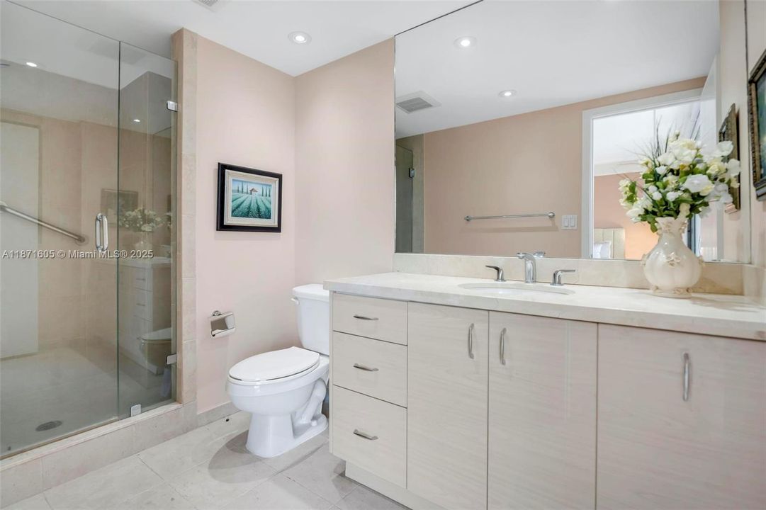 For Sale: $1,499,000 (2 beds, 2 baths, 2560 Square Feet)