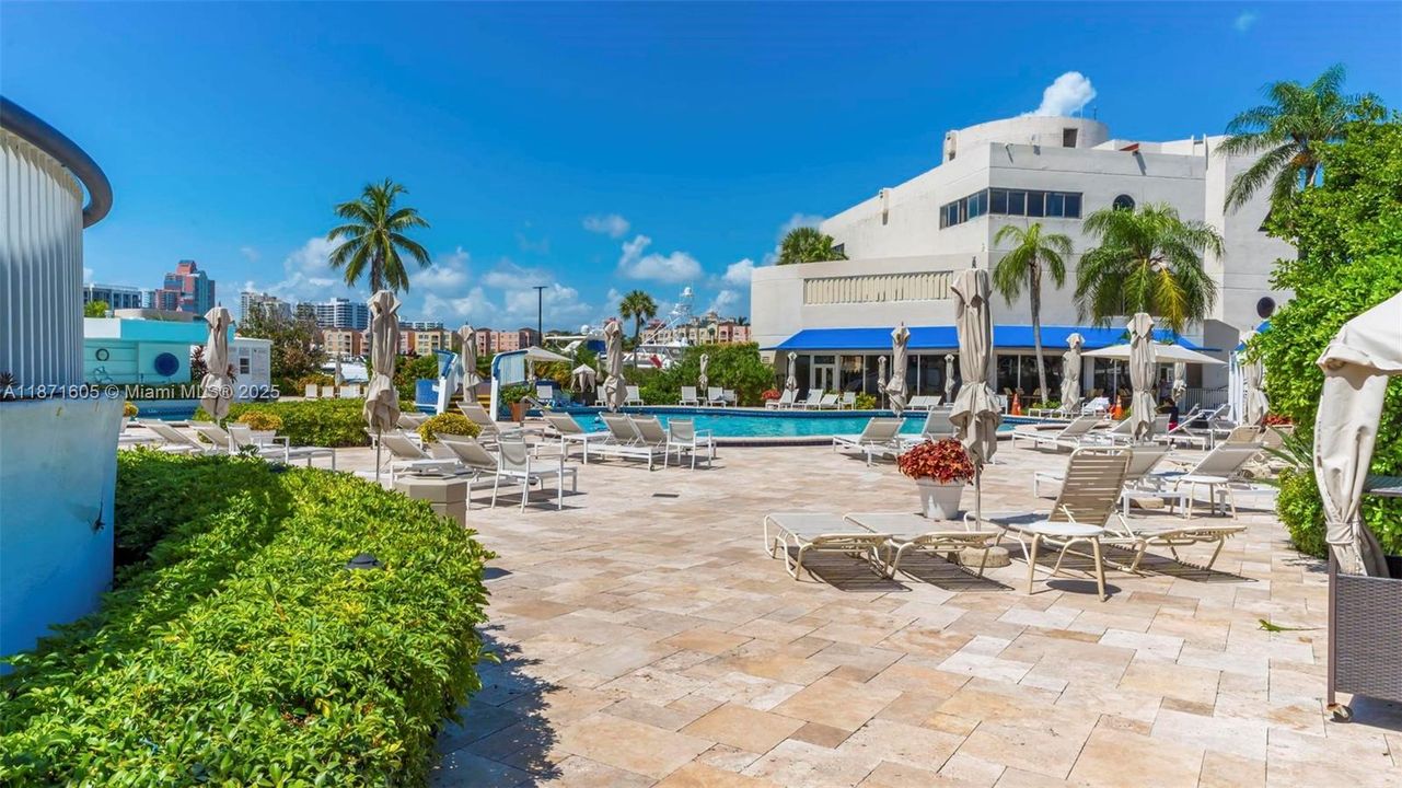 For Sale: $1,499,000 (2 beds, 2 baths, 2560 Square Feet)