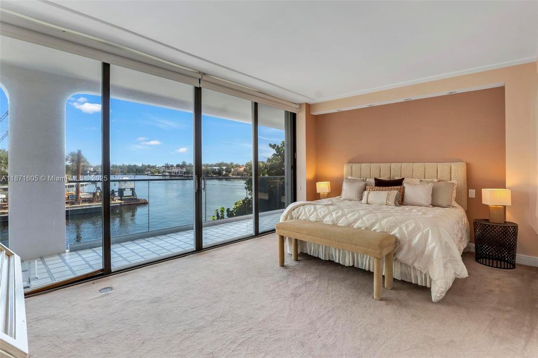 For Sale: $1,499,000 (2 beds, 2 baths, 2560 Square Feet)