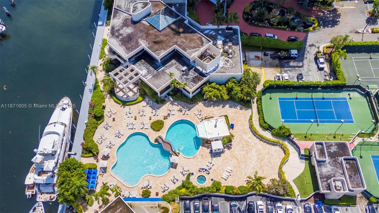 For Sale: $1,499,000 (2 beds, 2 baths, 2560 Square Feet)