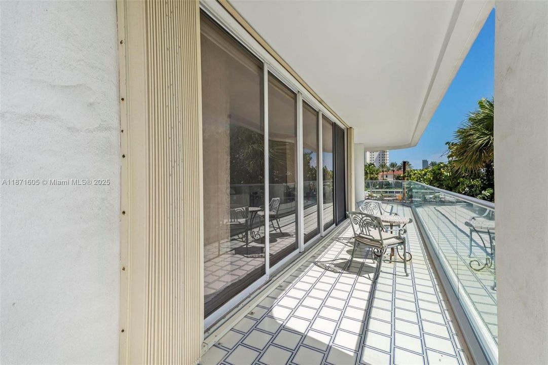 For Sale: $1,499,000 (2 beds, 2 baths, 2560 Square Feet)