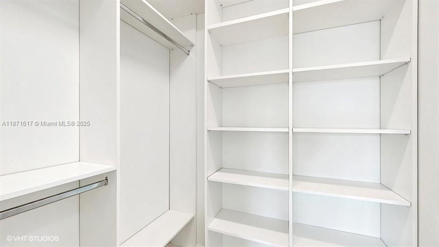 For Rent: $13,950 (5 beds, 7 baths, 4650 Square Feet)