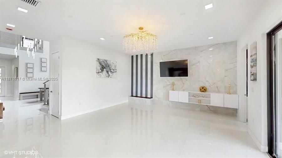 For Rent: $13,950 (5 beds, 7 baths, 4650 Square Feet)