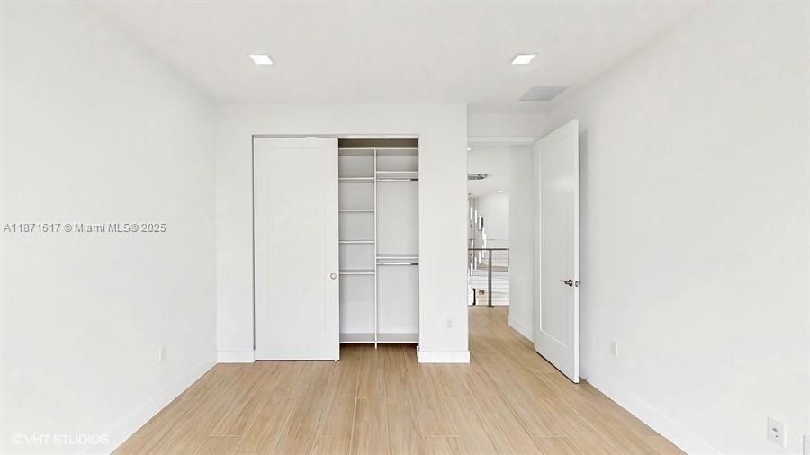 For Rent: $13,950 (5 beds, 7 baths, 4650 Square Feet)