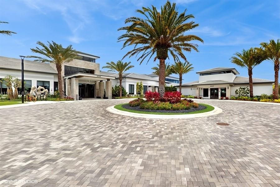 For Rent: $13,950 (5 beds, 7 baths, 4650 Square Feet)