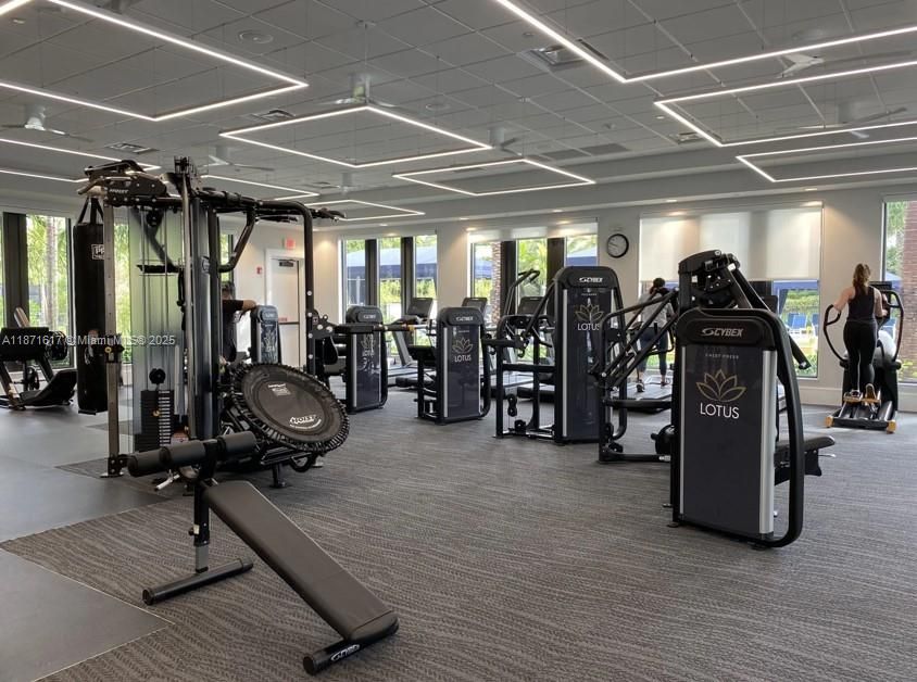 For Rent: $13,950 (5 beds, 7 baths, 4650 Square Feet)