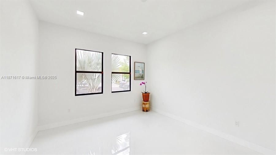 For Rent: $13,950 (5 beds, 7 baths, 4650 Square Feet)