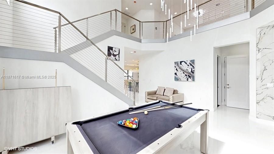 For Rent: $13,950 (5 beds, 7 baths, 4650 Square Feet)