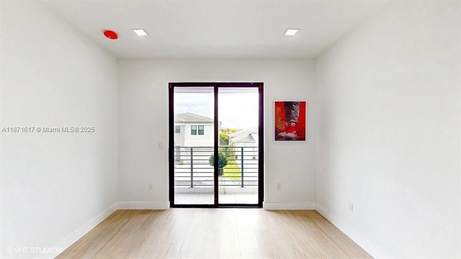 For Rent: $13,950 (5 beds, 7 baths, 4650 Square Feet)