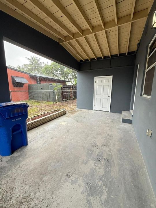 Недавно арендовано: $3,200 (5 спален, 2 ванн, 1329 Квадратных фут)