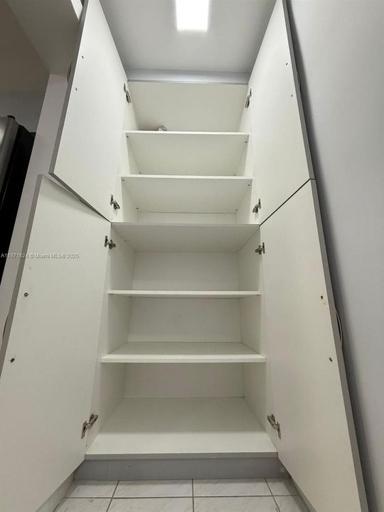 Недавно арендовано: $3,200 (5 спален, 2 ванн, 1329 Квадратных фут)