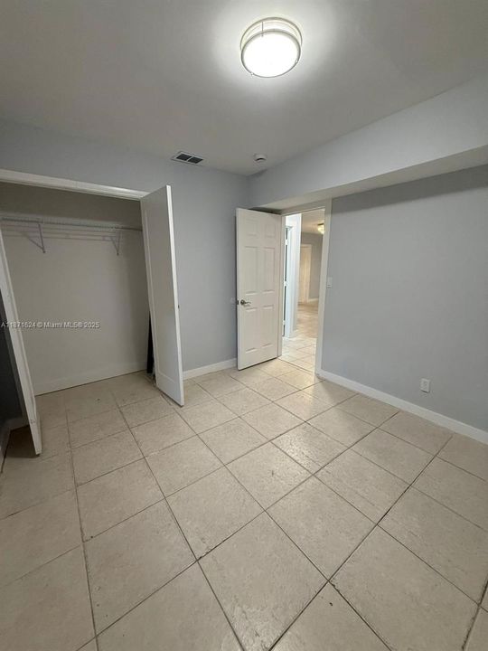 Недавно арендовано: $3,200 (5 спален, 2 ванн, 1329 Квадратных фут)