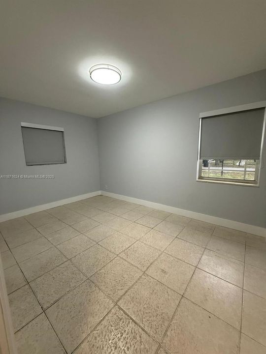 Недавно арендовано: $3,200 (5 спален, 2 ванн, 1329 Квадратных фут)