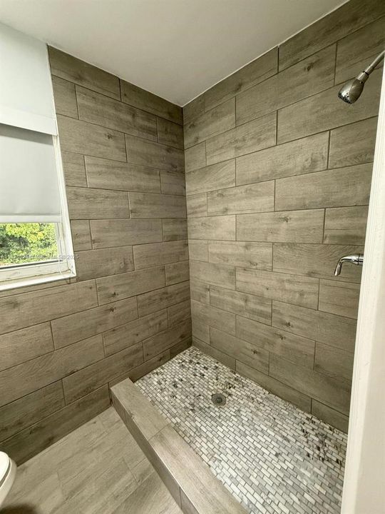 Недавно арендовано: $3,200 (5 спален, 2 ванн, 1329 Квадратных фут)